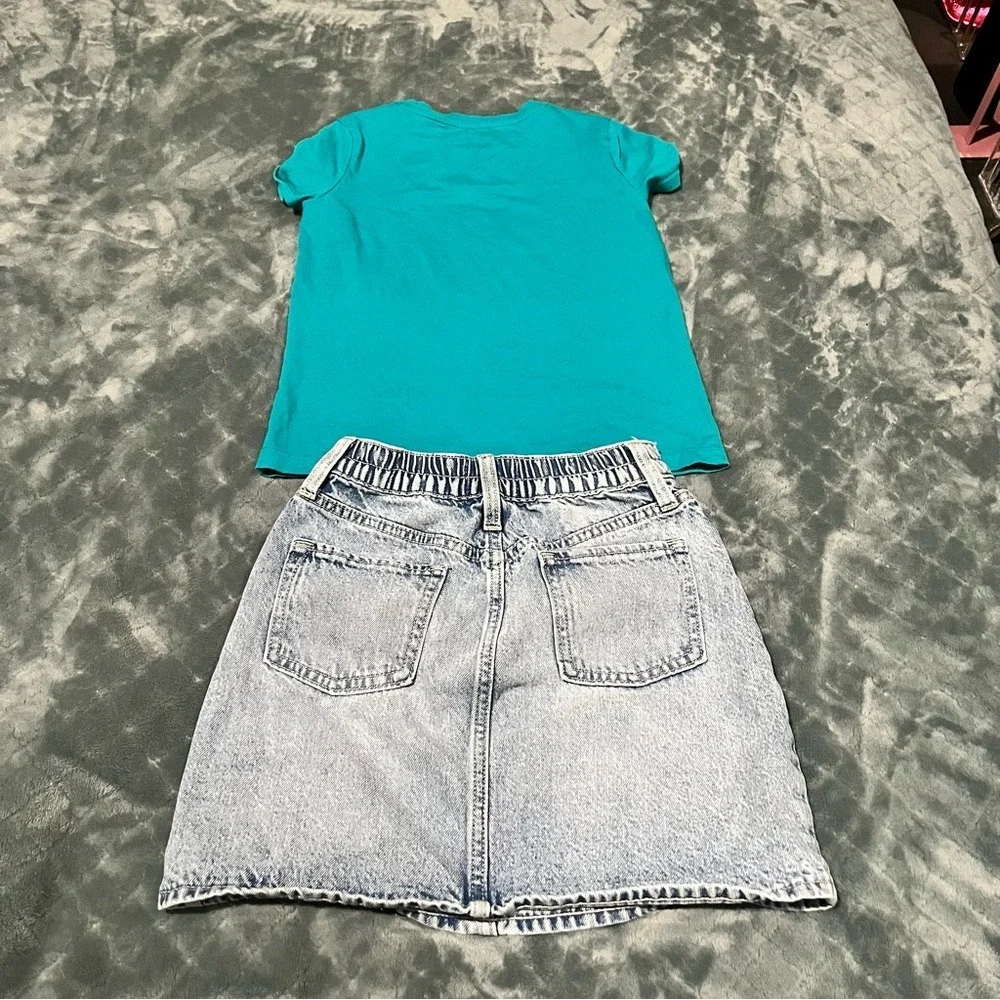 Old Navy Teal T-Shirt‎ with Sunglasses Graphic girls outfit 8/10